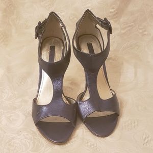6 1/2 Nine west open toe shoe